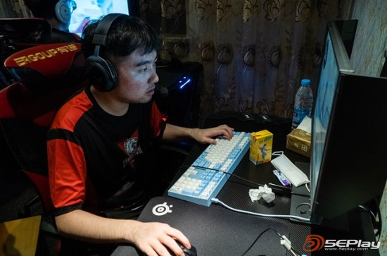 索泰携手玩家共创2025全民电竞盛宴